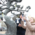 Паперові янголи на “Дереві Свободи” Паперові янголи на “Дереві Свободи”